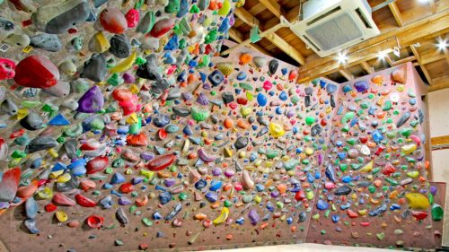 東京都のクライミング施設「クライミングジム ランナウト」